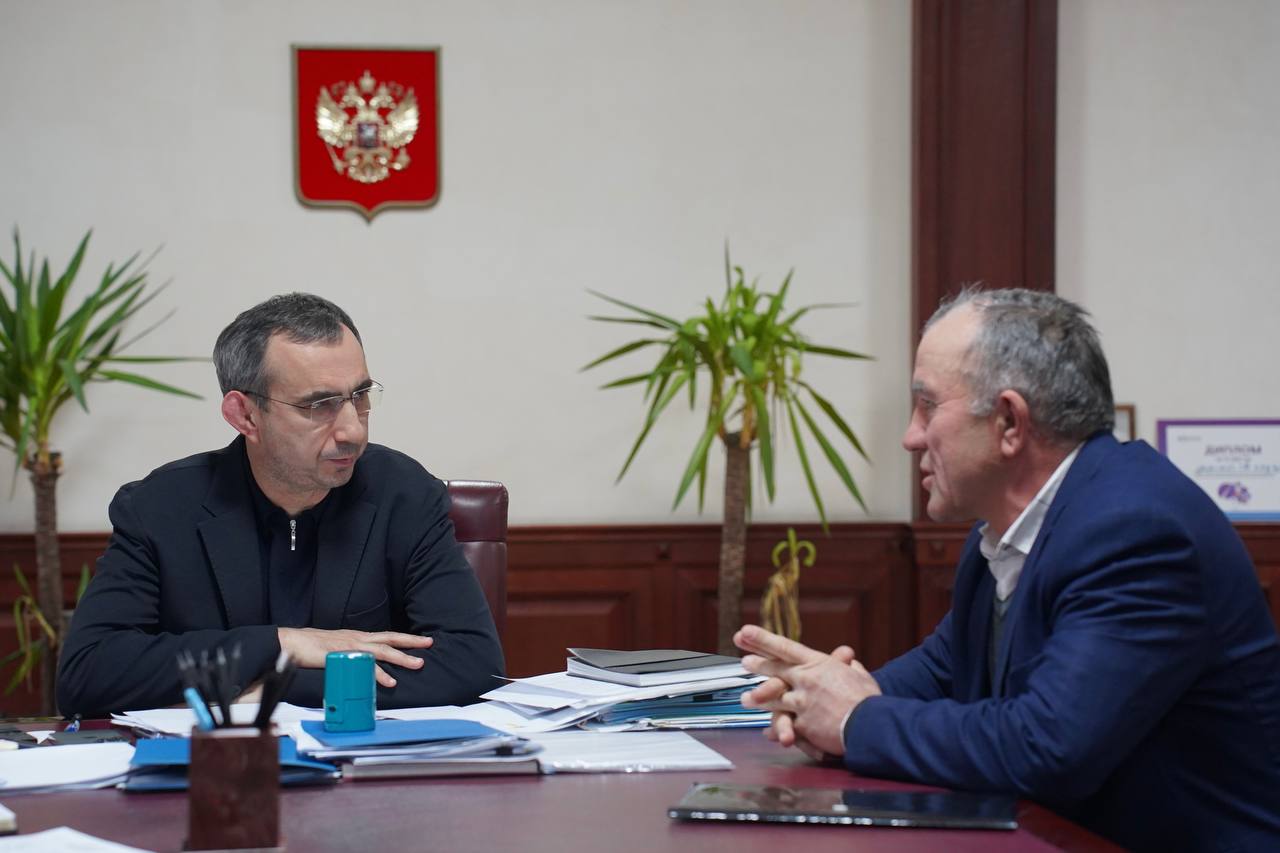 Заур Эминов провёл личный приём граждан